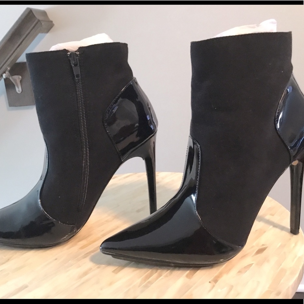 2/$35 Izabella Rue Black patent leather stilettos bootie.